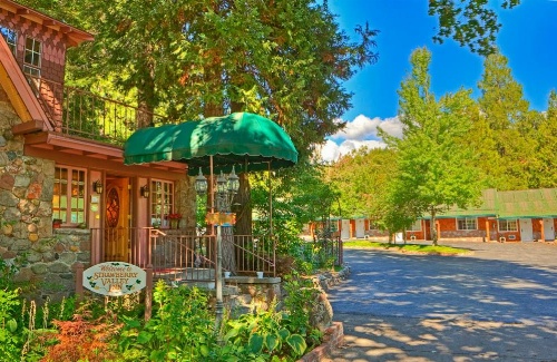 Strawberry Valley Inn image 10