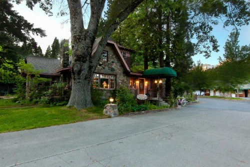 Strawberry Valley Inn image 13
