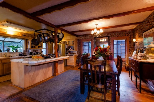 Strawberry Valley Inn image 16