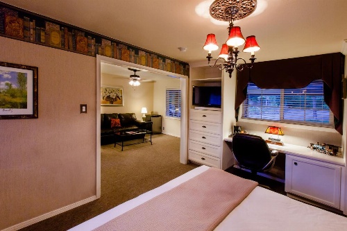 Strawberry Valley Inn image 3