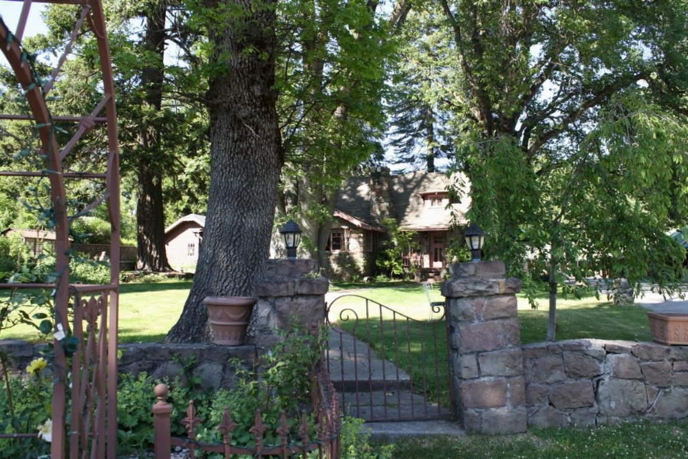 Strawberry Valley Inn