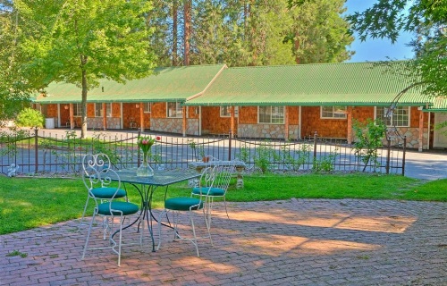 Strawberry Valley Inn image 7